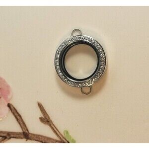 Origami Owl Living Locket Large Round Silver Tone Rhinestones Stretch Locket